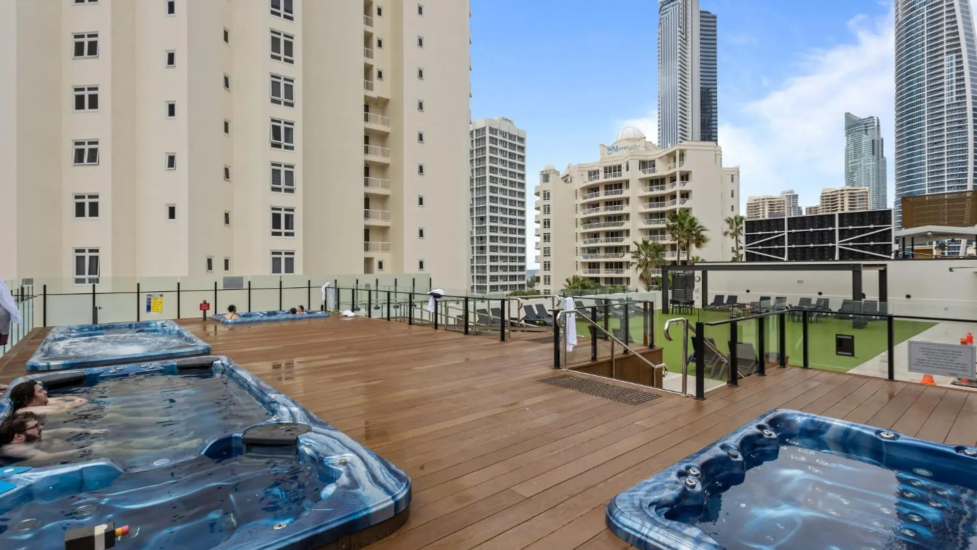 Inn Cosy Studio With Ocean Views & Rooftop Jacuzzis Hotel Gold Coast